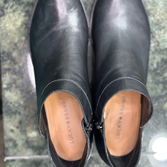 Lucky Brand Black Ankle Booties Sleek Design - Picture 2 of 7